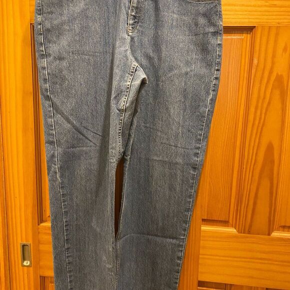 Liz Claiborne Classic Straight Leg Fit Blue Jean sz 14 - Picture 1 of 4